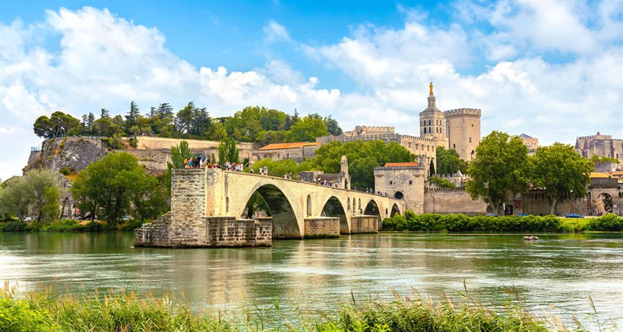 Pont d’Avignon and the Rhône